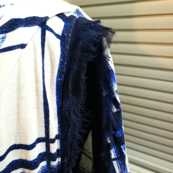 XS LORD & TAYLOR Asymmetric Sleeveless Blouse - Picture 4 of 5